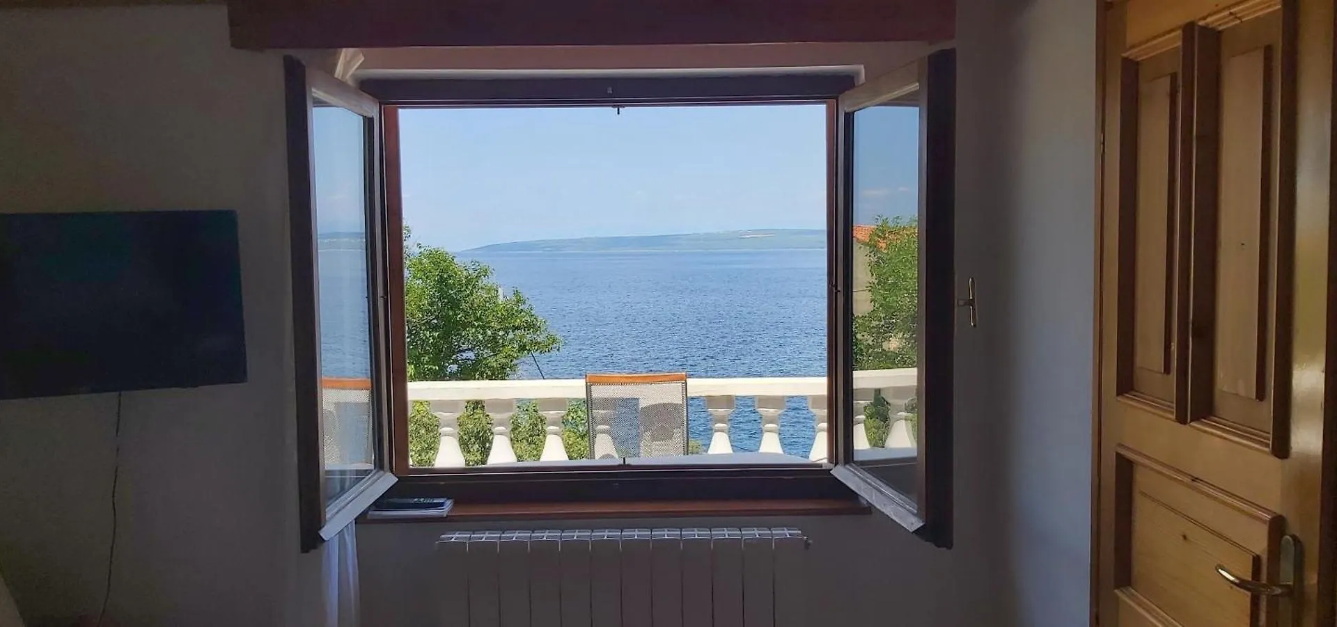 Apartments By The Sea Merag, Cres - 11791 0*,  Croatia